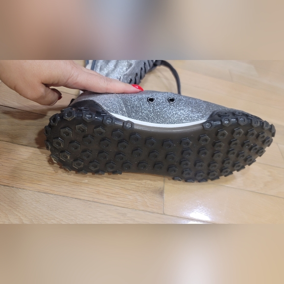 Emporio Armani Boots size 39 silver Zipper in the back - Picture 6 of 11